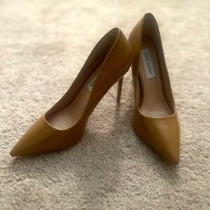 NEVER WORN STEVE MADDEN HEELS